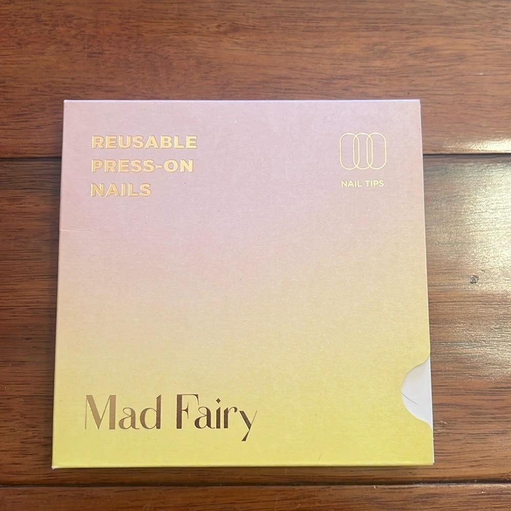 New Mad Fairy Queen’s Gambit Reusable Press On Nails Kit Black White French Tips